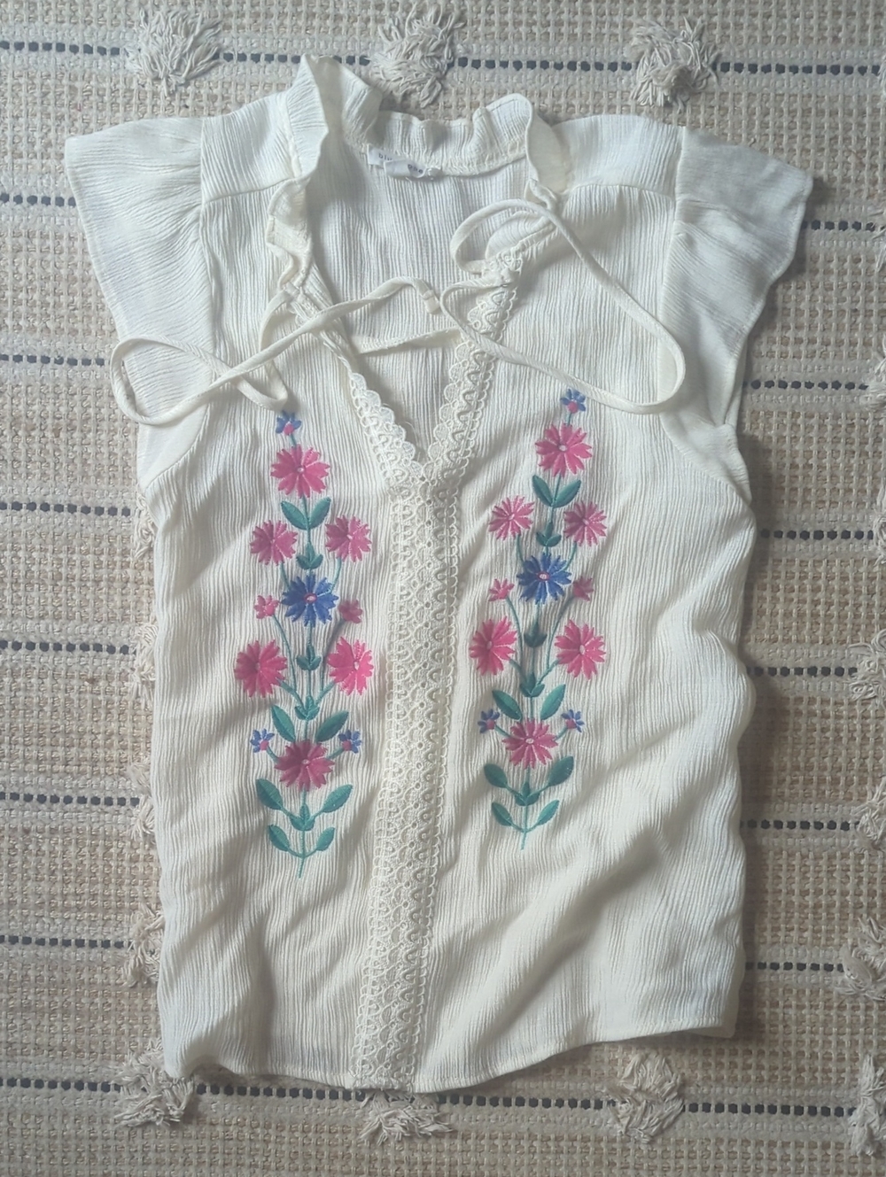 Blu Pepper - Women’s Cream Floral Embroidered V-Neck Top
